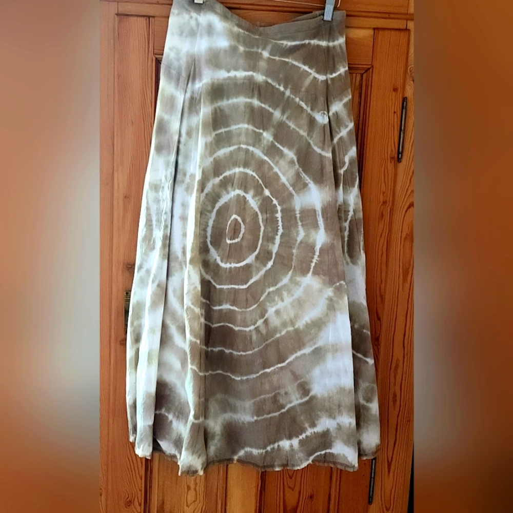 CHICO'S ankle-length, tie-dyed skirt, 100% cotton, lined, size 3.